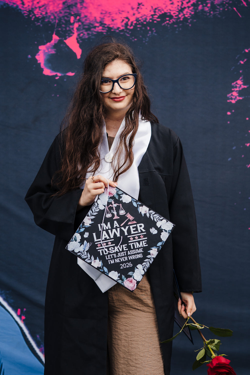 Tocă personalizată de absolvire pentru Facultatea de Drept cu design Lawyer